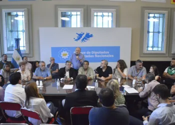 El bloque de UxP expone su posición sobre las extraordinarias de Milei: ¡Controversia política en el horizonte!