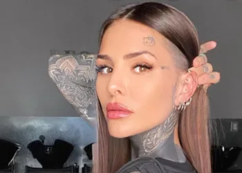 “Sorprendente transformación de Candelaria Tinelli: La imagen sin tatuajes que dejó a todos boquiabiertos”