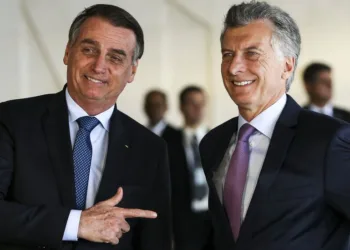 “El emotivo encuentro entre Mauricio Macri y Jair Bolsonaro previo a la asunción de Javier Milei: ¡No te pierdas el video del abrazo!”