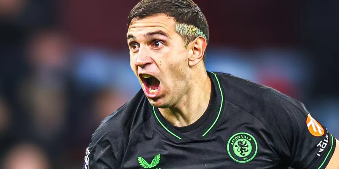 Impresionante actuación de “Dibu” Martínez deteniendo dos tiros de Erling Haaland en la victoria del Aston Villa contra el Manchester City en la Premier League