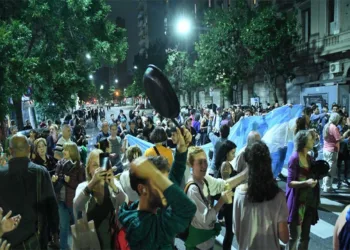 El polémico DNU de Milei y su defensa acérrima de la libertad: ¿Un paso hacia un cambio radical?