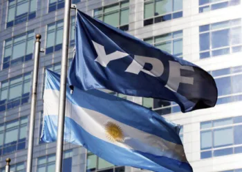 La controvertida Ley Ómnibus: Revelando los impactos de la privatización de Banco Nación, TV Pública y ARSAT