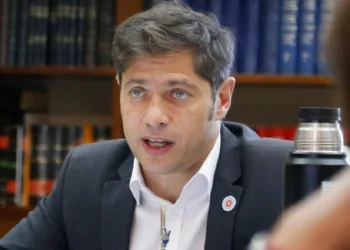 Kicillof revela incremento del 25% en los salarios de los trabajadores estatales para Enero