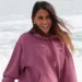 Antonela Roccuzzo cautiva en la playa con un estilo relajado junto a una compañía muy especial