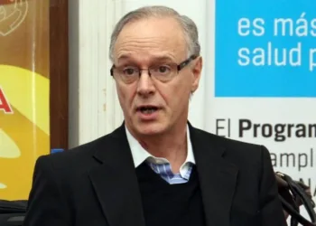 Daniel Gollan critica a Jorge Macri por privilegiar a los porteños en los hospitales de Buenos Aires: ¿Falta de sensibilidad o política discriminatoria?