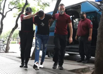 Automovilista enfrenta condena de 12 años por atropellar a ciclista en Palermo.