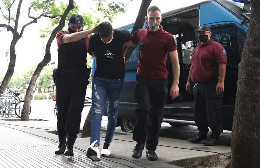 Automovilista enfrenta condena de 12 años por atropellar a ciclista en Palermo.