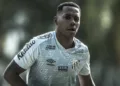 Robinho arrestado en Santos y deberá cumplir condena de 9 años en prisión en Brasil.