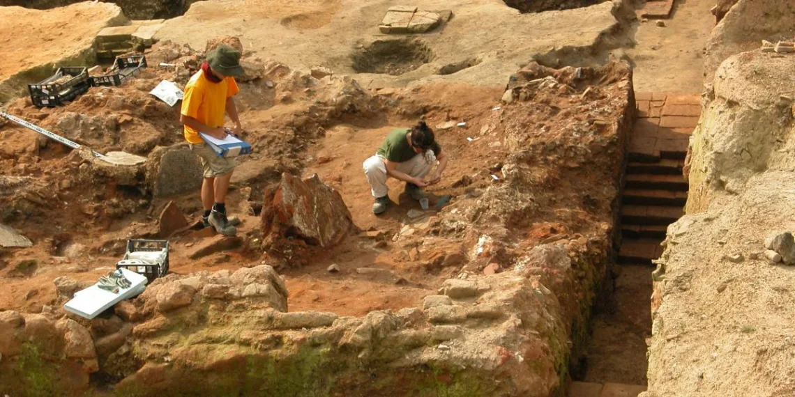 Descubierta una impresionante red de túneles en el desierto. La increíble ciudad oculta que perduró por 2000 años.