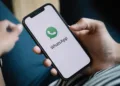 Develando los códigos secretos de WhatsApp: Descubre cuáles son y cómo pueden beneficiarte