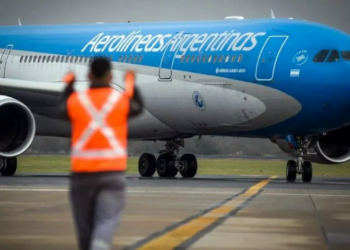 Aerolíneas Argentinas lanza un retiro voluntario abarcando a 8000 empleados