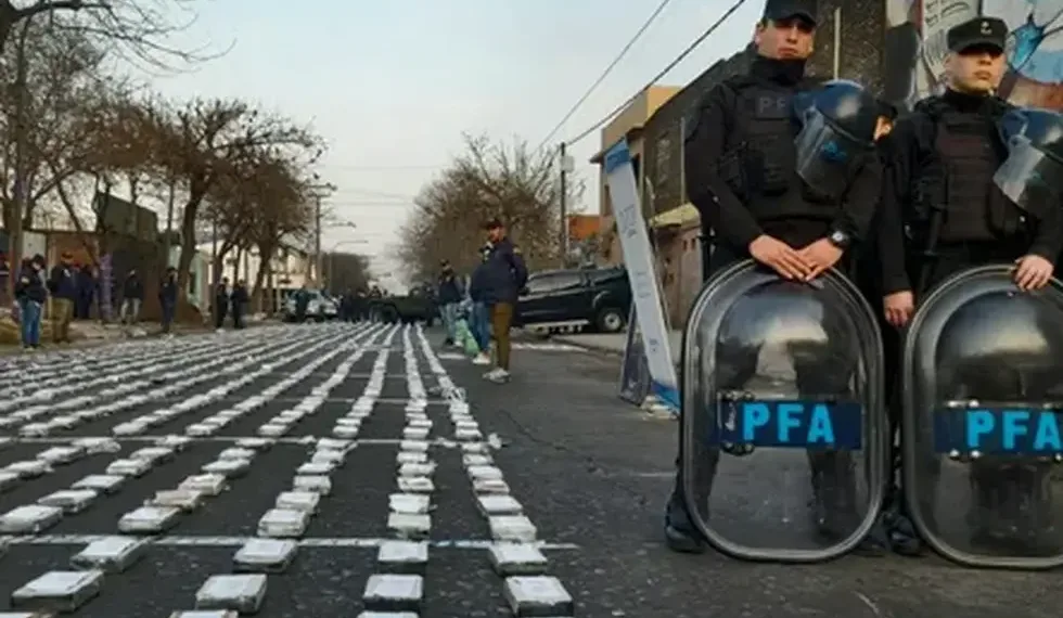 Violencia narcotraficante sacude a Rosario: la desconexión entre política y urgencia