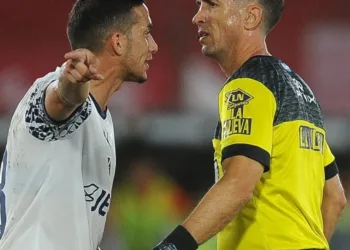 Grandes polémicas arbitrales en el partido de Barracas Central vs. Independiente.