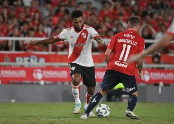 Independiente y River Plate empatan 1-1 en un partido disputado y con un polémico penal no cobrado.