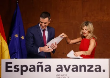 Intensa disputa entre gobierno y oposición española ante la cuestión de los horarios laborales extendidos