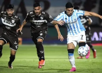 Racing regresa a la realidad tras el clásico: empate 0-0 frente a Platense