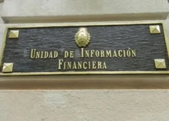 Abogados deberán informar sobre actividades sospechosas de lavado de dinero por parte de sus clientes.