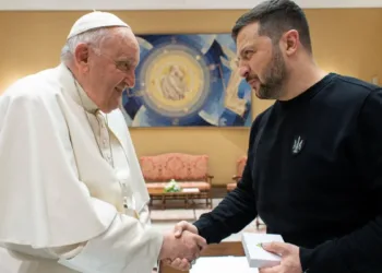 Ucrania convoca al nuncio en respuesta a las declaraciones del Papa sobre la “bandera blanca”