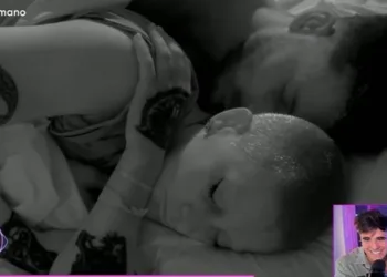 Darío sorprendido al encontrar a su hijo Francisco compartiendo cama con Furia en Gran Hermano