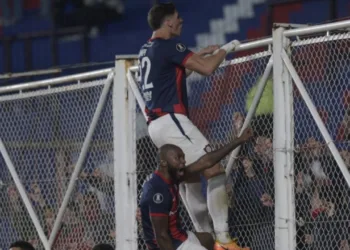 San Lorenzo vence a Liverpool y mantiene sus esperanzas vivas en la Copa Libertadores.