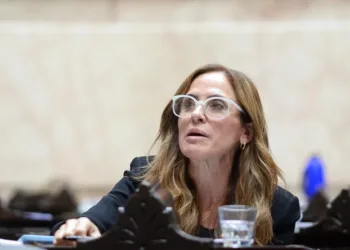 Tolosa Paz niega extorsión en planes sociales y contrapone críticas a Pettovello en su gestión en Desarrollo Social