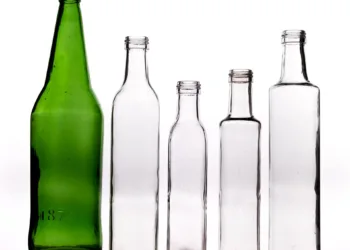 Descubrí ideas creativas que transforman los envases de vidrio en objetos útiles y decorativos