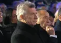 La inesperada batalla de los papelitos entre Macri y Rodríguez Saá en el evento de Milei