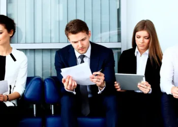 Evita estos cinco errores en una entrevista laboral, según el consejo del botón azul de WhatsApp de Meta AI