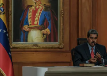 Maduro lanza ofensiva contra WhatsApp en Venezuela tras intensificar presión judicial sobre Machado y González.