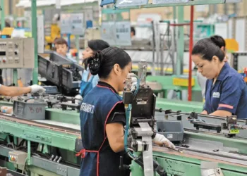 Experta afirma que las oportunidades se reducen cada vez más en la actividad productiva en México