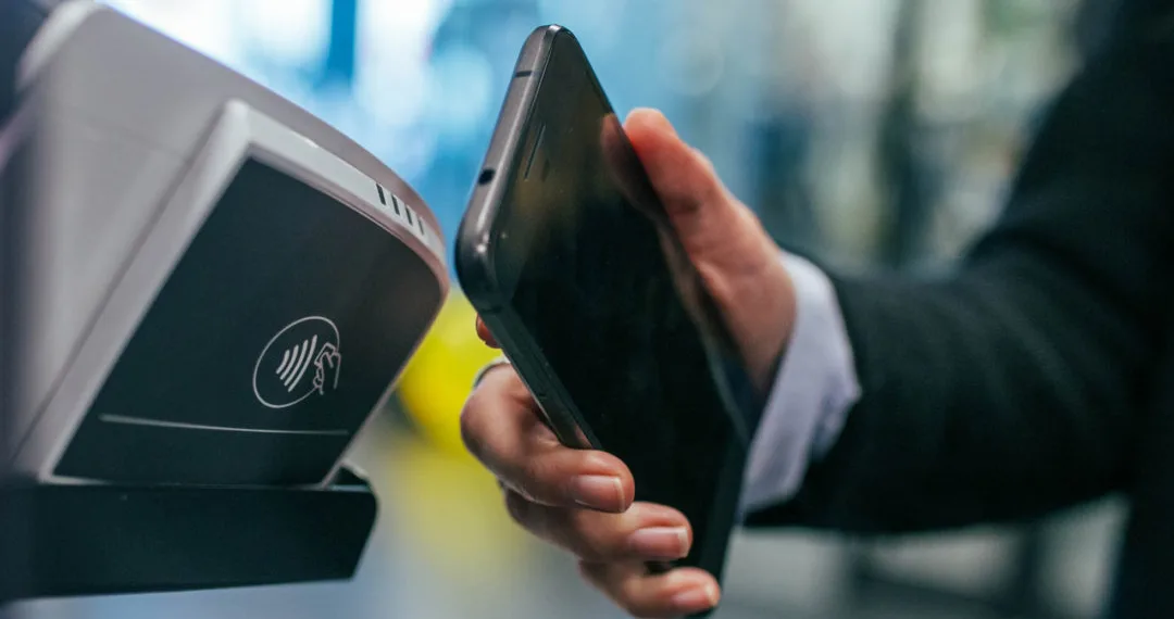 Experta advierte sobre la alarmante tendencia del “compra ahora, paga después” en Estados Unidos