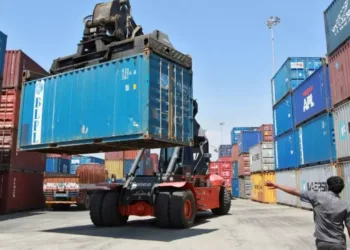 México reporta déficit comercial de US$ 579 millones en septiembre, ¡Descubre las razones!