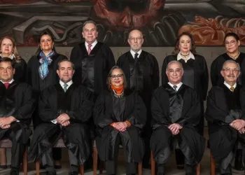 Renuncia oficial de ocho ministros de la Corte Suprema de México
