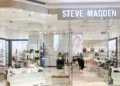 Steve Madden amplía su cadena de suministro para sortear aranceles estadounidenses